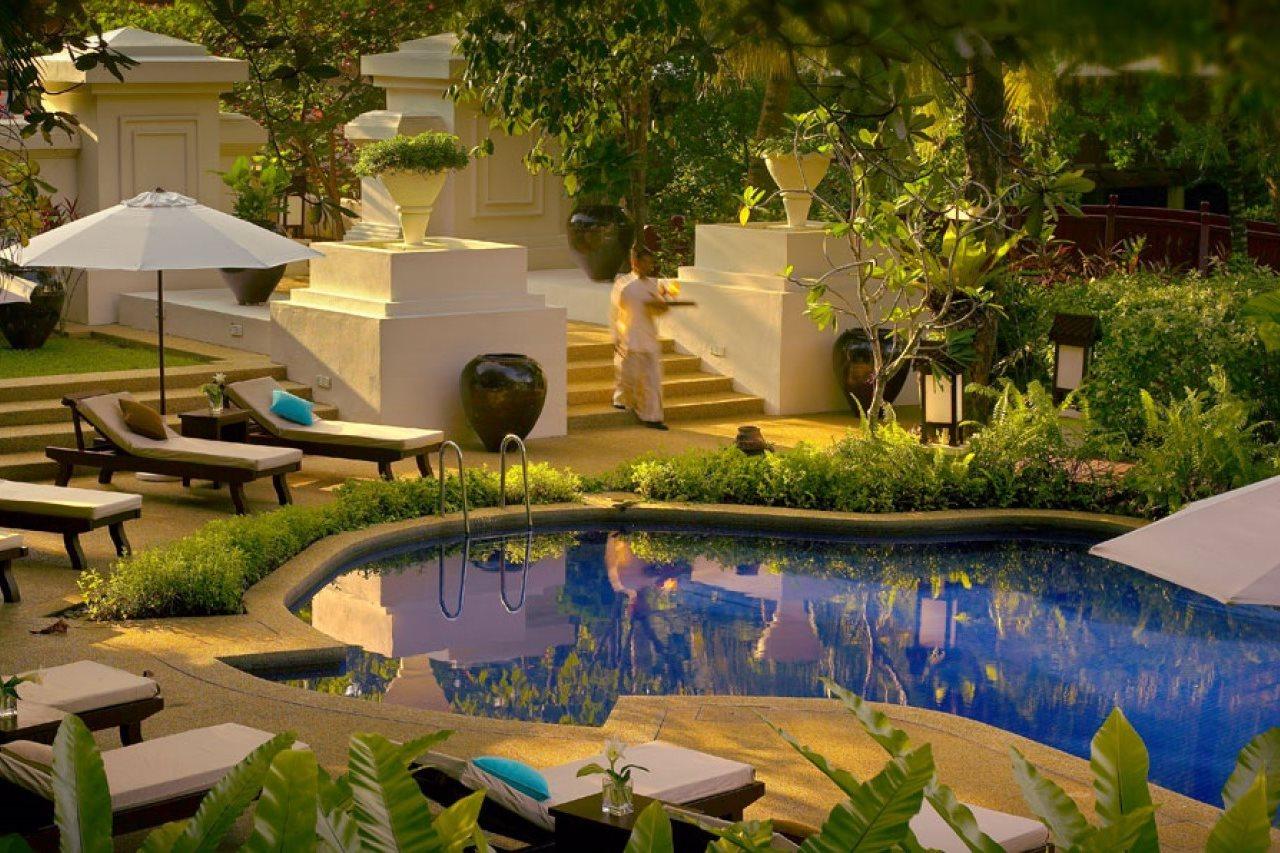 Tanjong Jara Resort, Terengganu - A Small Luxury Hotels Of The World Dungun Eksteriør billede The pool at the Four Seasons Hotel, Kuala Lumpur