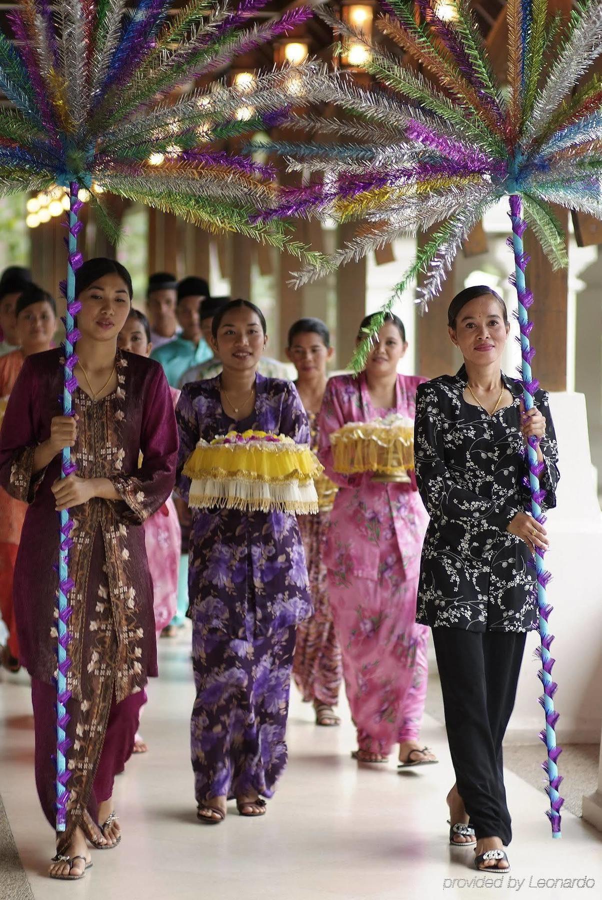 Tanjong Jara Resort, Terengganu - A Small Luxury Hotels Of The World Dungun Eksteriør billede A traditional Javanese wedding procession
