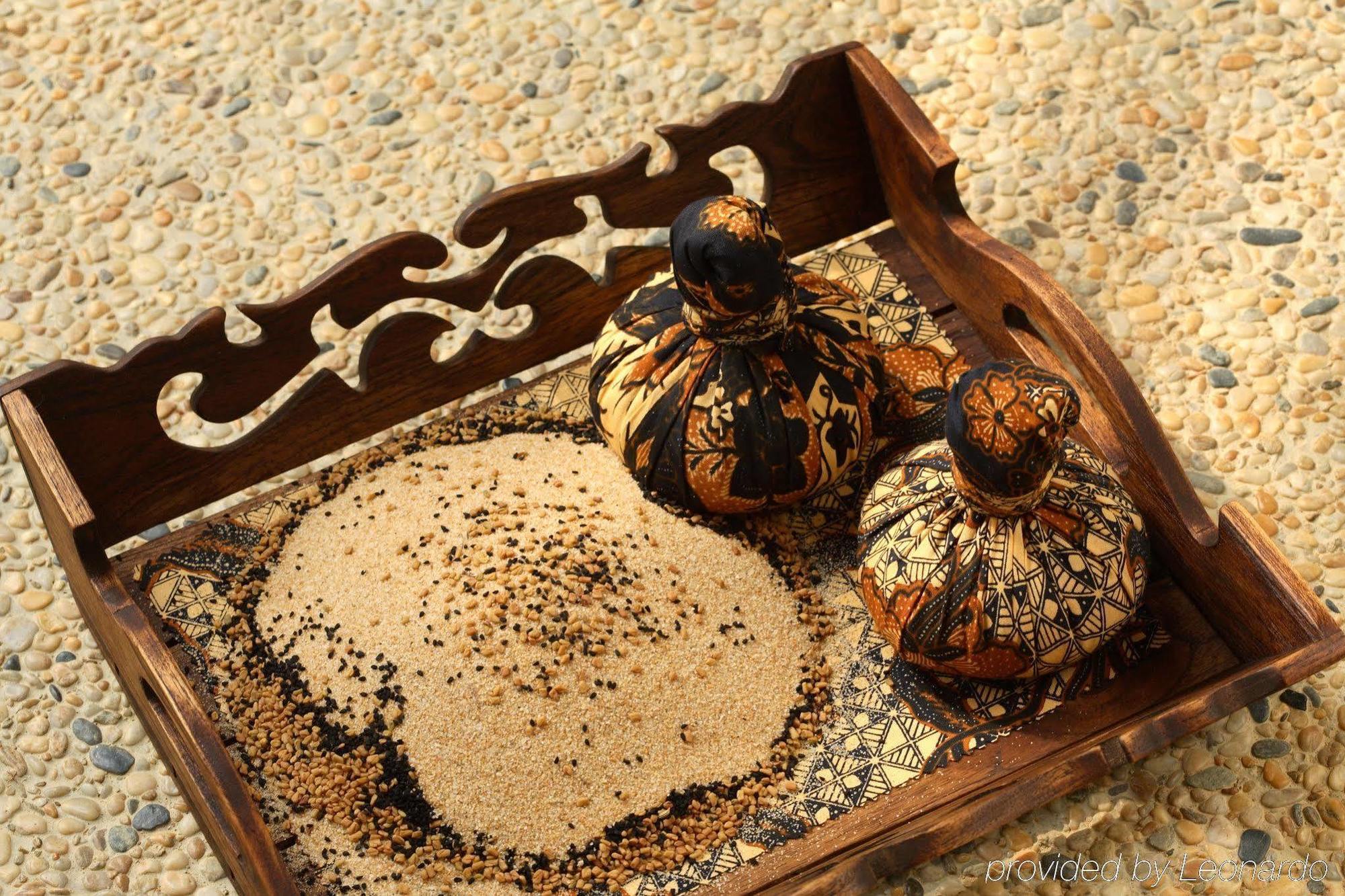 Tanjong Jara Resort, Terengganu - A Small Luxury Hotels Of The World Dungun Eksteriør billede A tray of sesame seeds and sesame oil