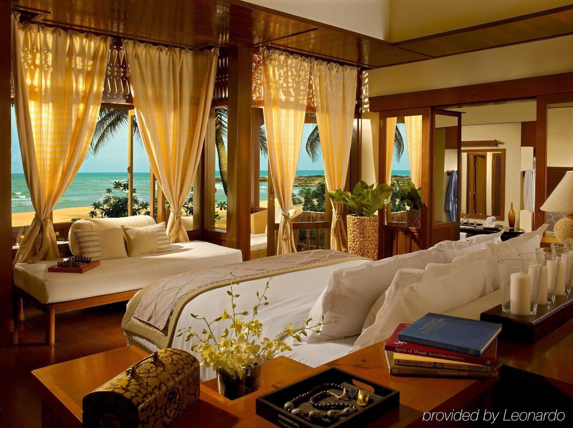 Tanjong Jara Resort, Terengganu - A Small Luxury Hotels Of The World Dungun Værelse billede A bedroom at the Four Seasons Resort